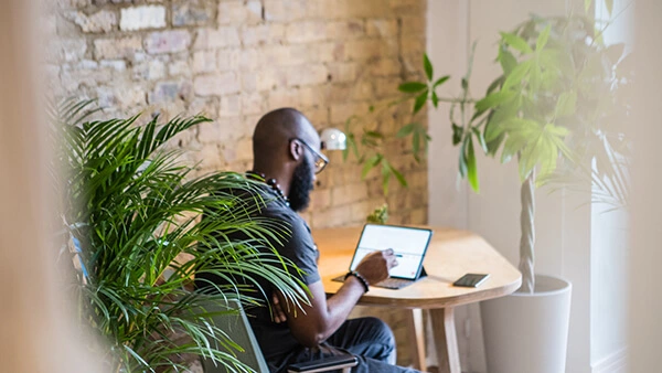 impact brixton virtual office in London with people working impact brixton virtual office in London with people working